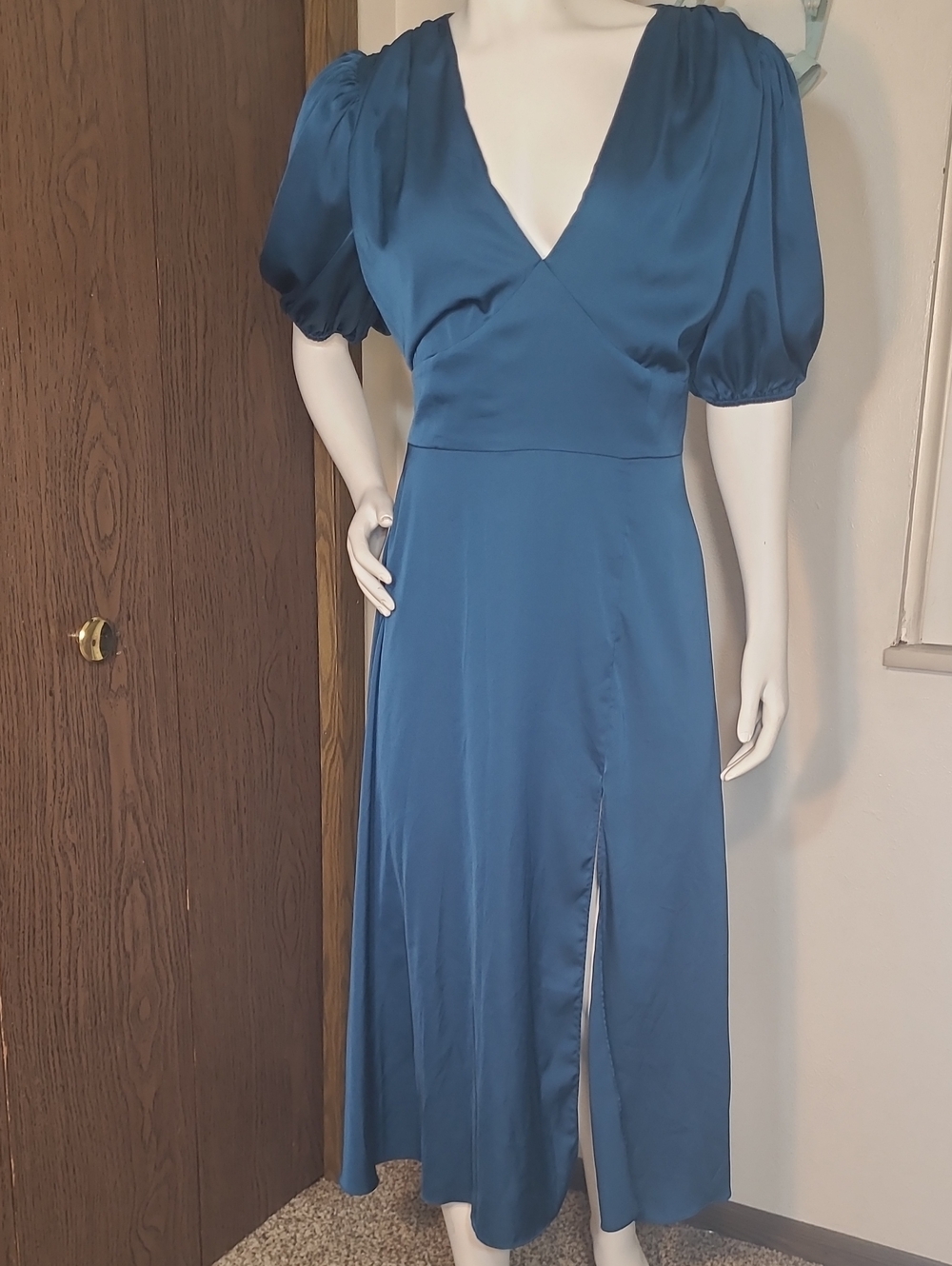 Alexia Admor Teal V-Neck Midi Dress with Puff Sleeves